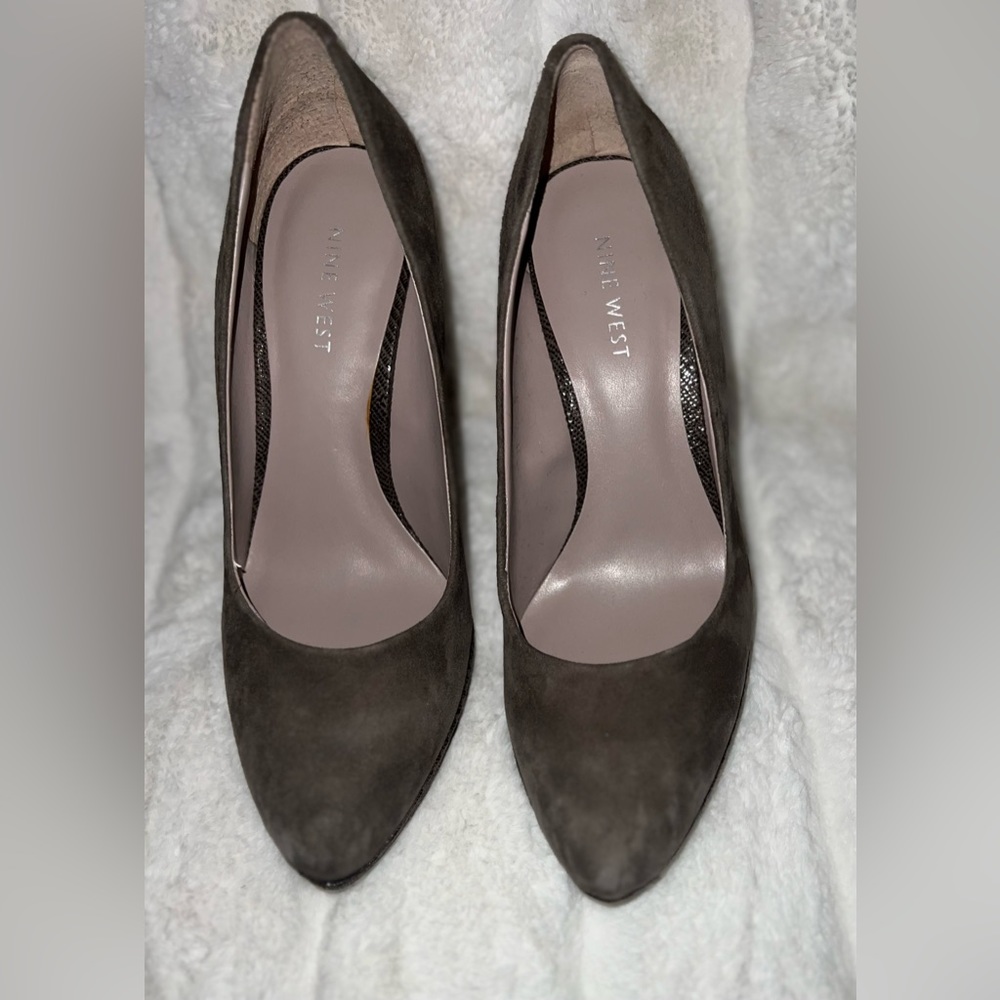 Nine West Gray Suede Pumps  
Sizes 7